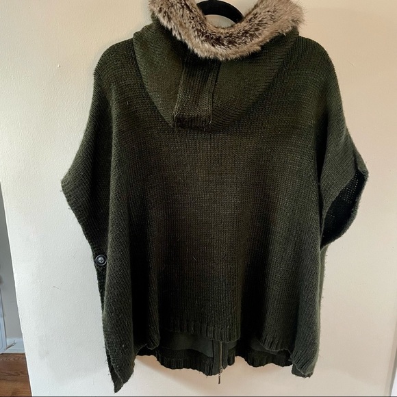 Faux Fur Trim Poncho - Picture 4 of 4